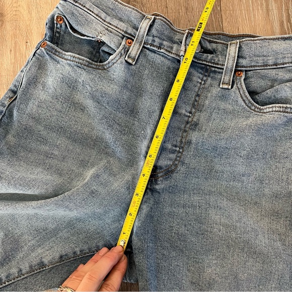 Levis Denim Jeans Size 31 with distressed knees high rise button fly light wash - Picture 7 of 12